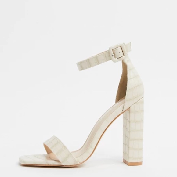 Block heel - Picture 1 of 4